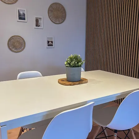 Apartment L19 One - Geraeumig In Ruhiger Lage Mit Parkplatz